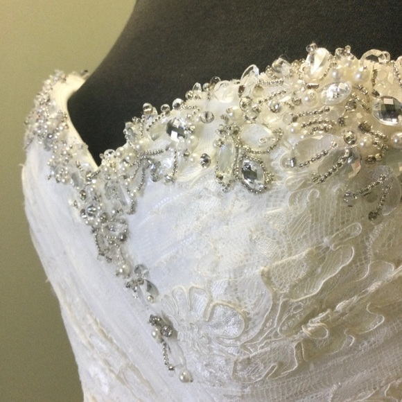 Maggie Sottero Store Sample on Sale ! Stunning wedding gown in a size 10! - Picture 4 of 4